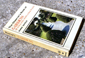96. The Observers Book of Gardens of England, Scotland & Wales